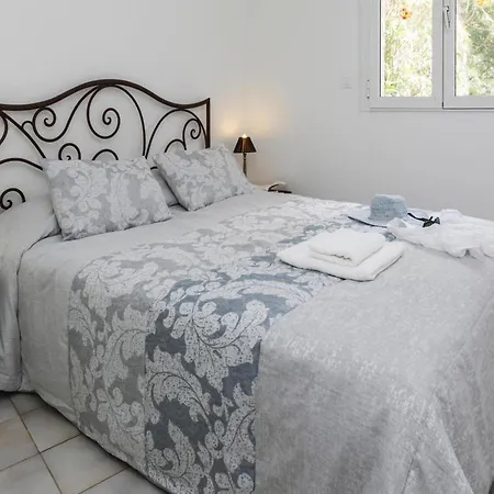 Corsican Apartment Near A Sandy Beach בית נופש פאבונה