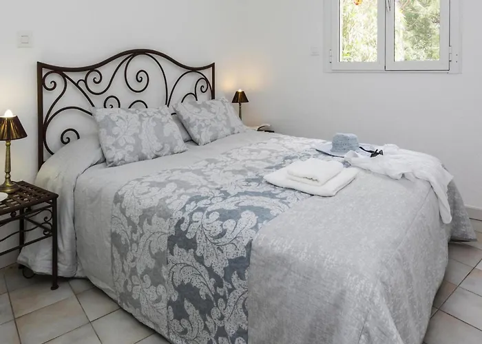 Corsican Apartment Near A Sandy Beach בית נופש פאבונה